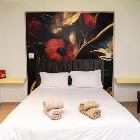 Апартаменты The Whole Packet A5 Center With Parking Лариса